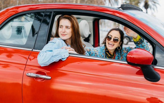 Из-за нее вы до сих пор одни. Что такое теория "красной машины" и как она мешает найти любовь