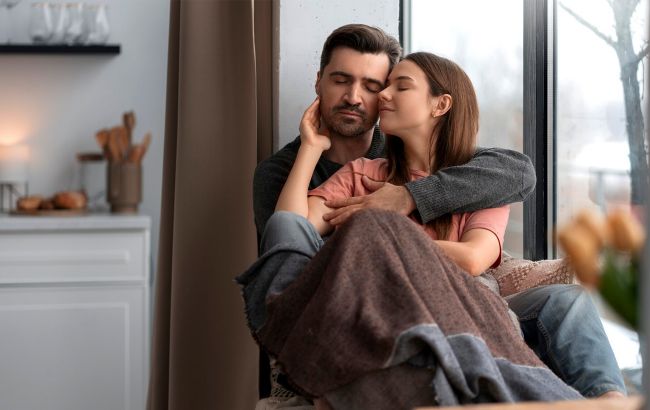 Як змусити чоловіка закохатися в вас ще сильніше: 5 секретних прийомчиків