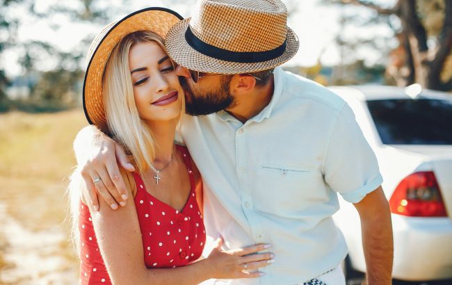 12 речей, які чоловіки починають робити, коли закохуються