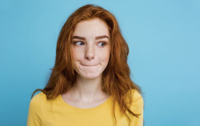 Не всі посмішки щирі: ці 6 ознак видають емоційну брехню