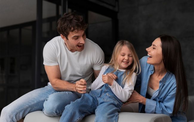 "У мене завжди буде чисто й я не кричатиму на дитину". Топ-5 фраз, про які батьки точно шкодують