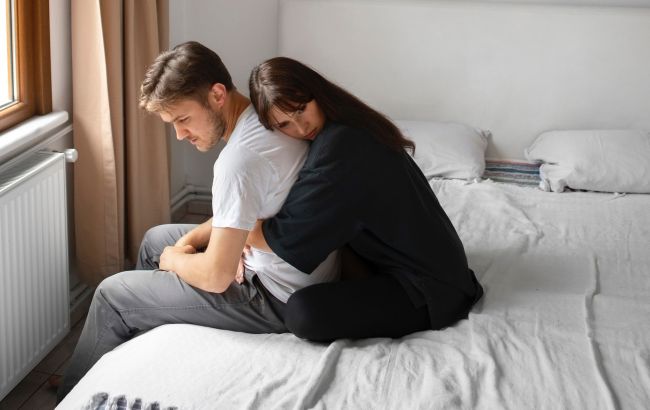 У чоловіка з'явилися проблеми у ліжку. Що може зробити любляча дружина, аби йому допомогти