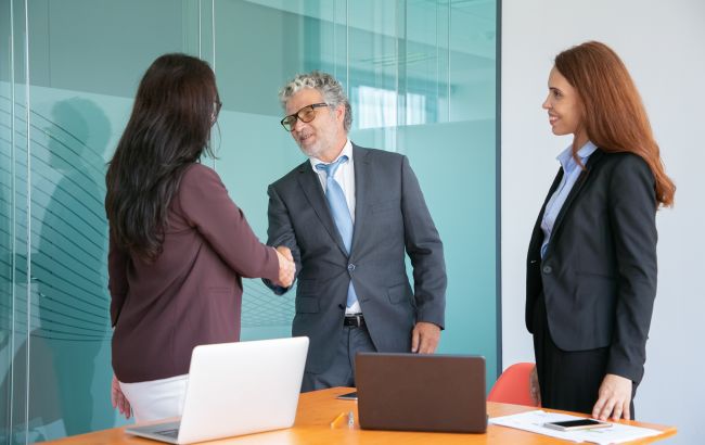 Корпоративна англійська: 6 прикладів, як бізнес виграє від інвестицій у навчання