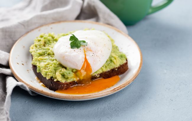 Тримайте найпростіший спосіб приготування яєць пашот: виходить у всіх!