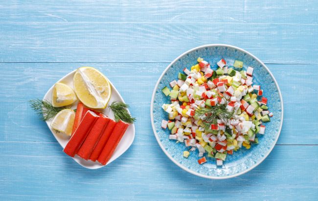 Как нарезать крабовые палочки в салат: интересные способы от специалистов