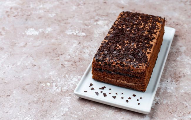 Пляцок "Снікерс": рецепт традиційної страви з сучасним смаком від Лілії Цвіт