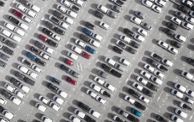 В Киеве возобновили плату за парковку автомобилей