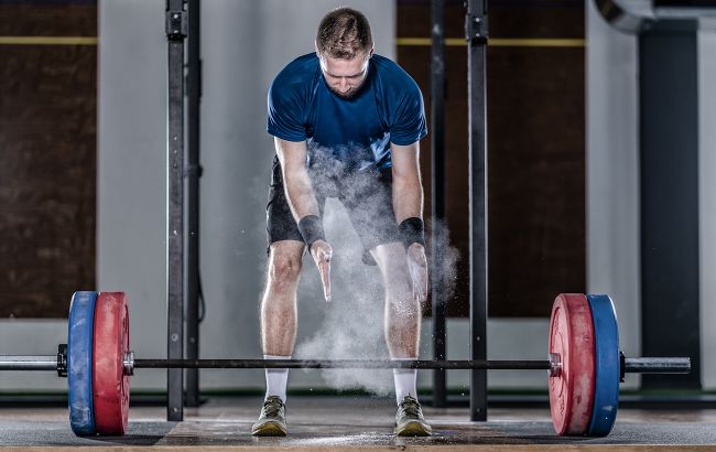 Знай наших! 45-річний українець встановив приголомшливий спортивний рекорд зі штангою