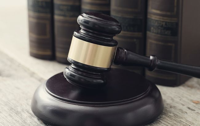 Вкрав пістолет і посвідчення: суд виніс вирок грузину, що обікрав&nbsp;екс-нардепа