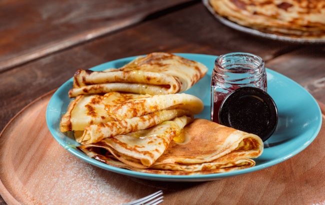 Як врятувати млинці, які рвуться та прилипають до сковорідки: прості лайфхаки