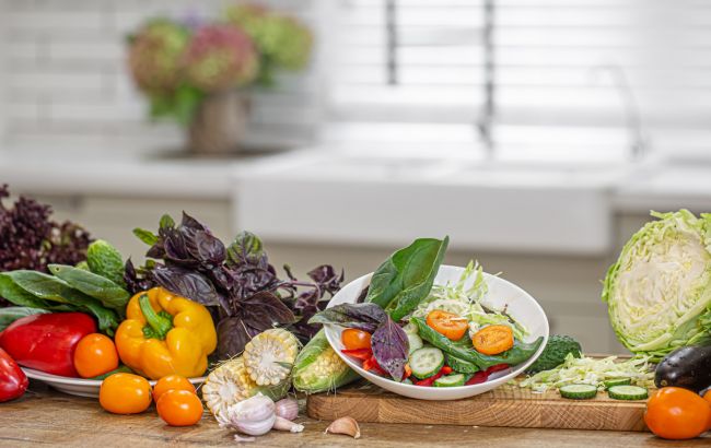 Топ-5 дорогих продуктів, які можна замінити дешевими корисними аналогами