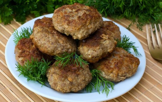 Ніхто не помітить, що в страві немає м'яса: ось як приготувати апетитні грибні котлети
