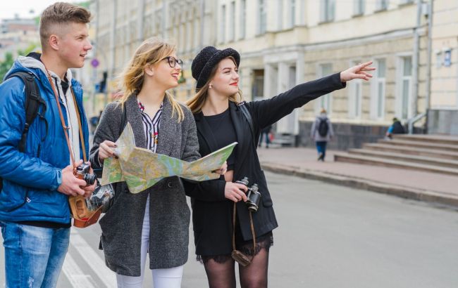 Які 8 речей іноземним туристам радять не робити в Україні, а їх це дивує