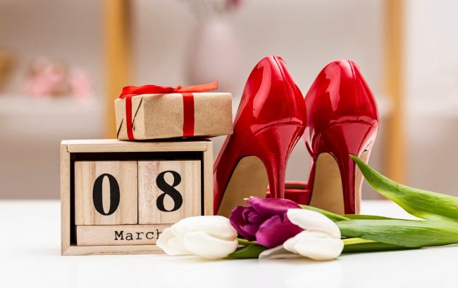 Красиві привітання з 8 березня для мами, подруги і колеги своїми словами: 50+ варіантів