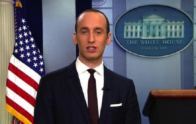 В США советника Трампа выставили из студии после прерванного интервью