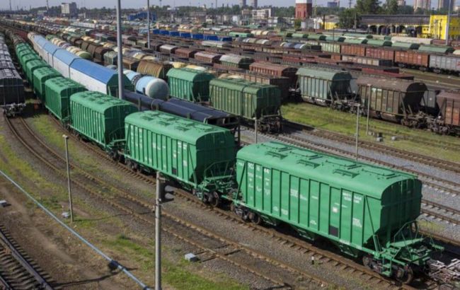 Со складов Госрезерва исчезли почти 2700 вагонов зерна