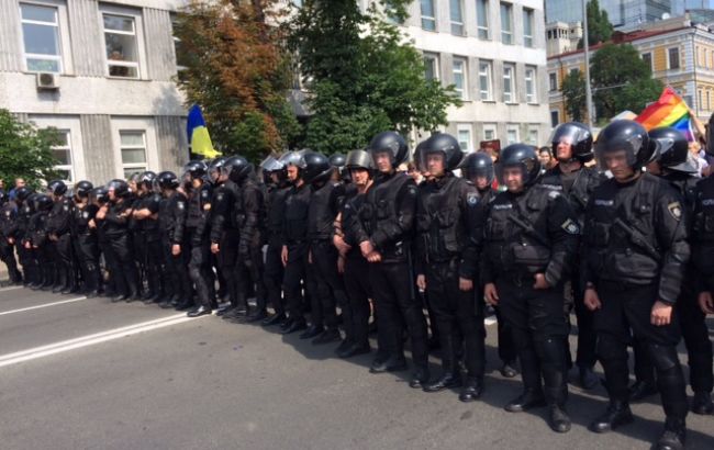 Полиция заблокировала противников ЛГБТ-марша возле университета Шевченко