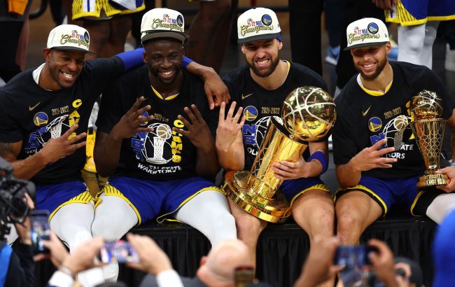 "Голден Стэйт" обыграл "Бостон" на выезде и стал чемпионом НБА 2021/22