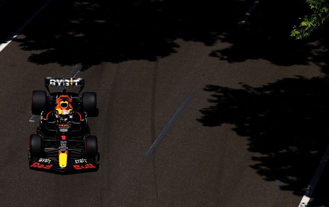 Ферстаппен триумфовал на Гран-при Азербайджана после двойного схода "Феррари"