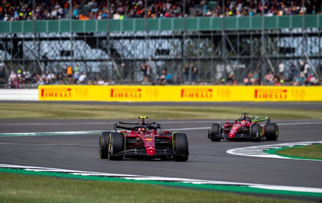 Сайнс переміг на божевільному Гран-прі Британії з провалом Ферстаппена