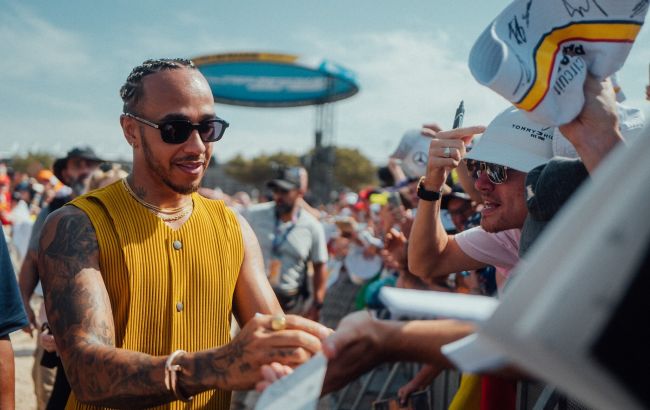 Хэмилтон стал совладельцем 3-кратных победителей Супербоула