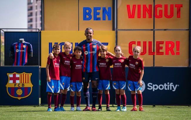 "Барселона" представила очередного новичка