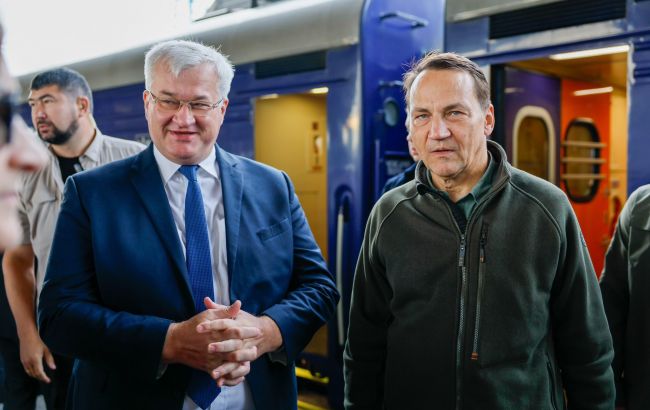 До Києва прибули глава МЗС Польщі Сікорський та принц Гаррі