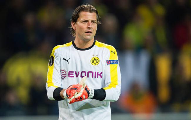 Дортмундская "Боруссия" начала поиски нового голкипера