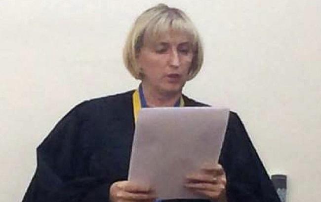 Порошенко уволил двух судей за нарушение присяги во время Евромайдана