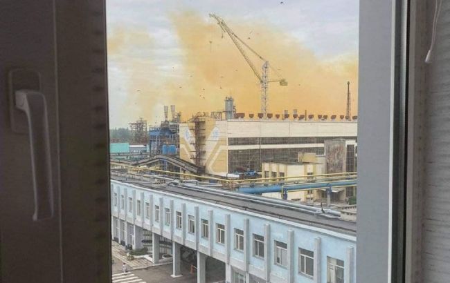 Химик рассказал, чем опасен газ, который вытек на заводе под Ровно: может вызвать отек легких