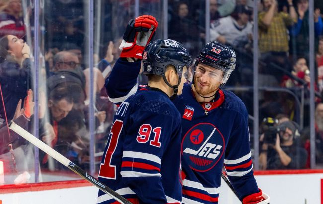 Нападник "Вінніпега" з трьома очками став головною зіркою вечора НХЛ: відео