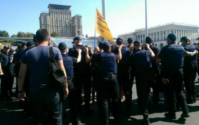 Полиция прокомментировала стычки с митингующими на Крещатике