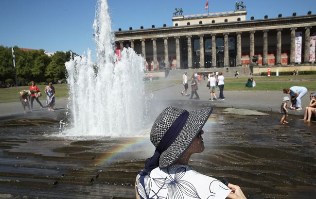 Адская жара из Сахары надвигается на Европу: врачи обеспокоены (видео)