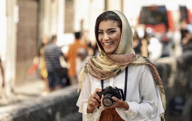 Чому не можна дарувати хустку жінці: сильна прикмета, яку краще не ігнорувати