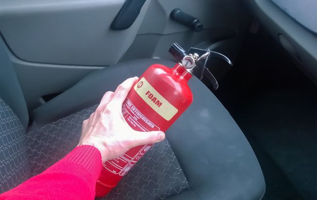 Штрафувати не мають права? Чи обов'язково возити вогнегасник у машині