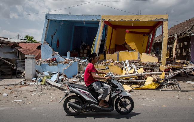 Внаслідок землетрусу в Індонезії загинула людина, ще 10 постраждали