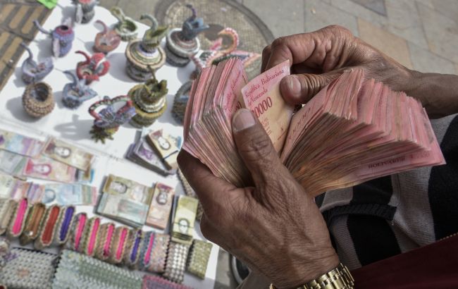 Венесуела частково візьме на себе відновлення згорілого нафтового терміналу на Кубі