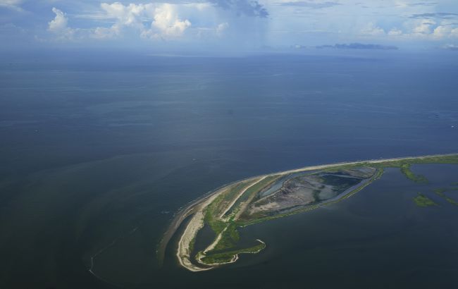 У США розслідують майже 350 повідомлень про розлив нафти після урагану "Іда"