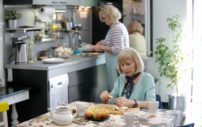 Мити посуд у гостях заборонено: чому давня прикмета наших бабусь радила цього не робити