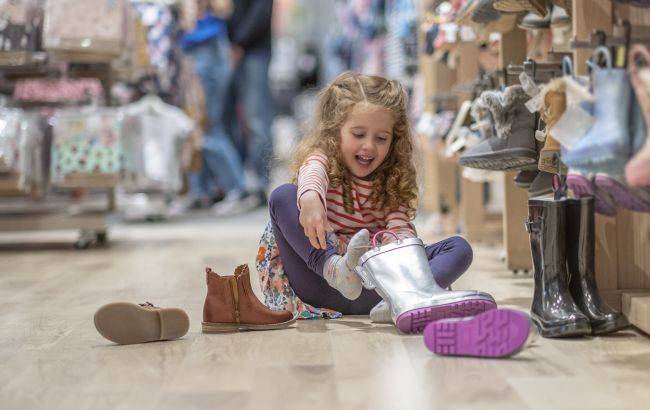 Какая детская обувь будет модной этой зимой: топ-5 главных трендов