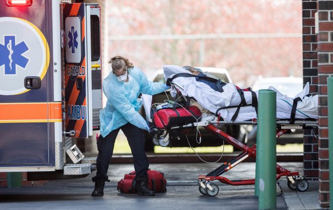 Украинцев призвали во время праздников вызывать "скорую" только в экстренных случаях