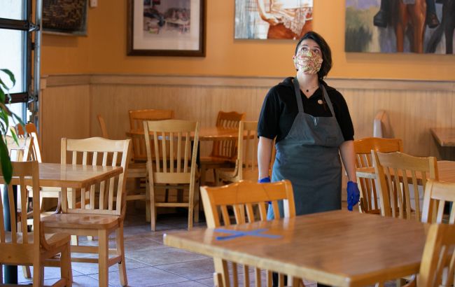 Во Львовской области запретили ресторанам готовить салаты с майонезом и заварные пирожные