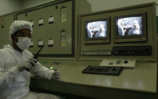 Восстанавливают ядерный объект? В Иране на месте удара США работают строители