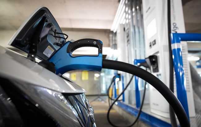 Як за допомогою електромобіля заживити будинок: моделі повербанків на колесах