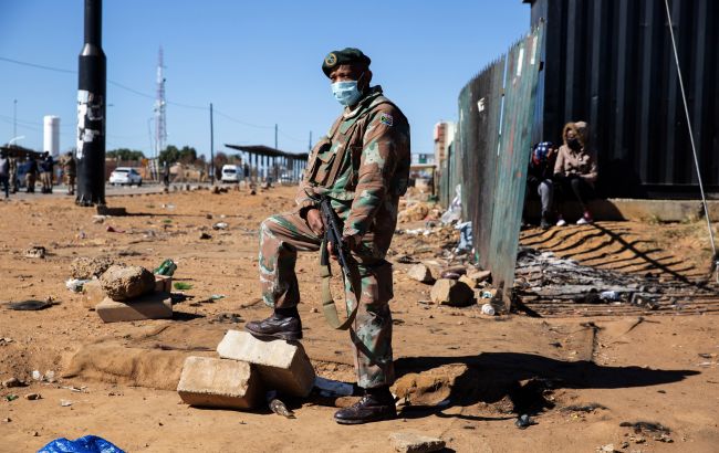 В ЮАР задержали четверых мужчин, которых могли отправить воевать за Россию