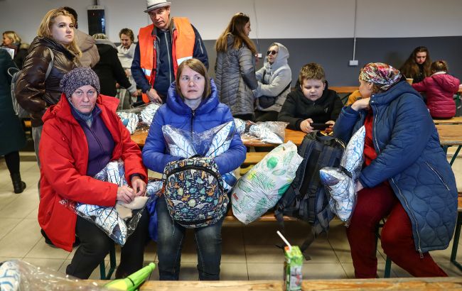 Уряд Британії призупиняє заявки на возз&rsquo;єднання сімей біженців: в чому причина