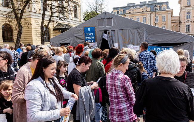Скільки українців планують повернутися з Польщі додому: нове дослідження