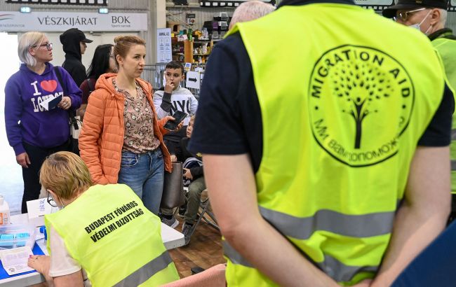 Автоматичне продовження. Угорщина прийматиме українців до 2024 року