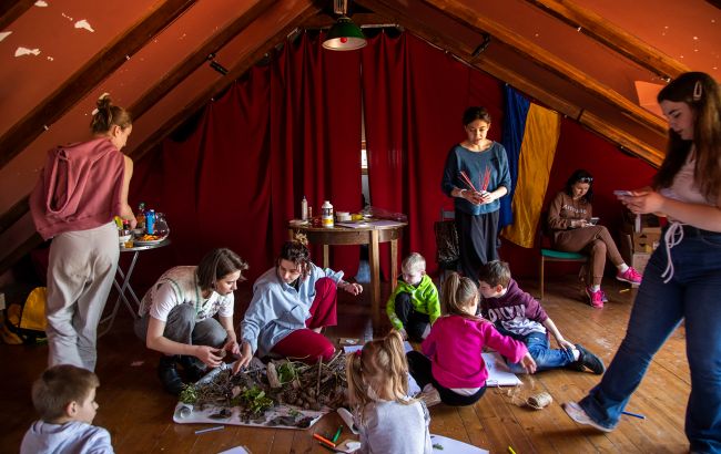 Без документов и поддержки. Как живется украинским беженцам в Грузии