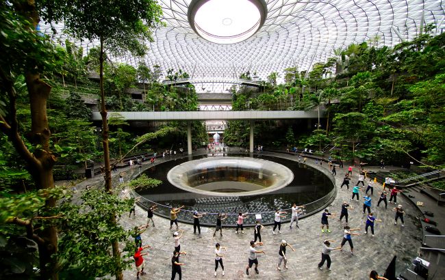 Всесвітньо відомий аеропорт дозволить подорожувати без паспортів: що відомо